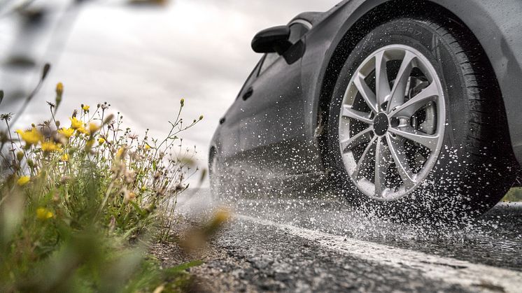 Nokian_Tyres_aquaplaning_A.jpg