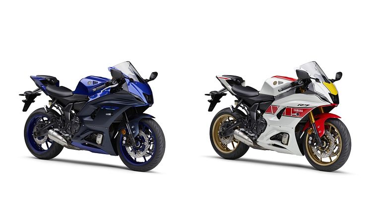 左より「YZF-R7 ABS」（ブルー）、「YZF-R7 ABS WGP 60th Anniversary」（ホワイト）