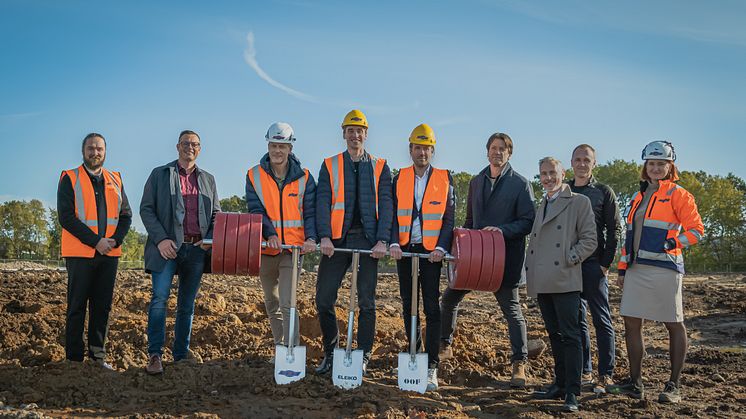 Bygget av Eleikos nya logistikcentral i Halmstad är officiellt igång. 