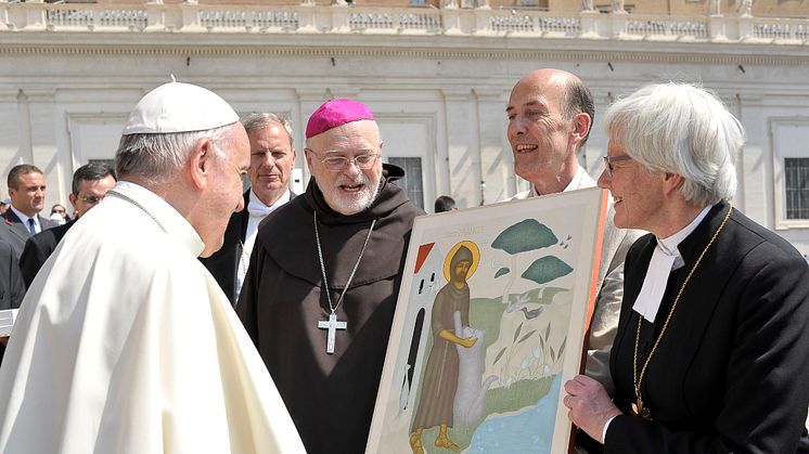 Överlämning av ikon till påve Franciskus