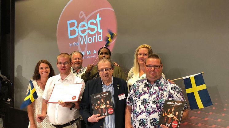 Glada vinnare tillsammans med Edouard Cointreau (mitten) från World cookbook gourmand awards.