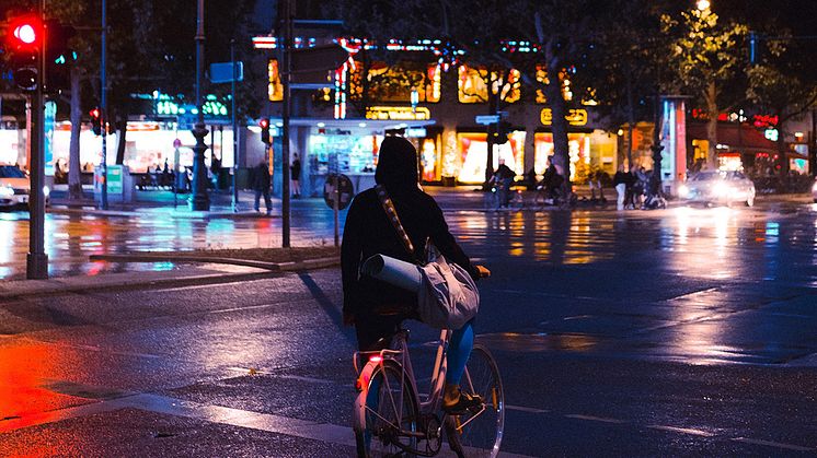 Insbesondere für Fahrradfahrer ist Sehen und gesehen werden wichtig. Foto: Marc Kleen/unsplash.com