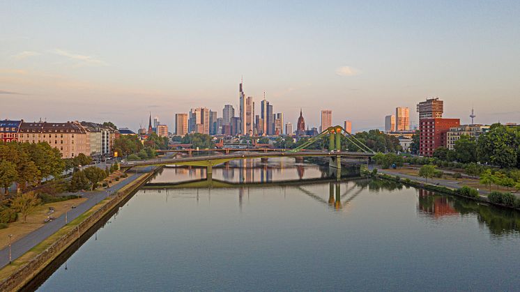 Deutsche Glasfaser Business verbindet Rechenzentrum „Main RZ“ von NewTelco in Karlstein/Main mit Internet-Knotenpunkt Frankfurt