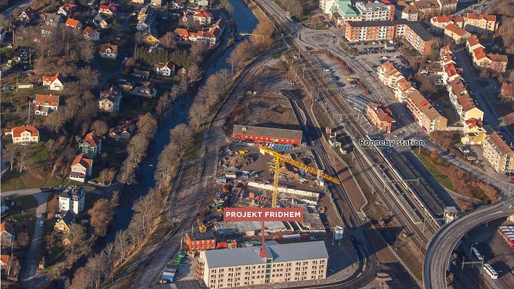 Det kombinerade äldre- och trygghetsboendet Fridhem är beläget i den nya stadsdelen Kilen intill Ronnebyån och är det andra äldreboendet som Attendo utvecklat i egen regi. 