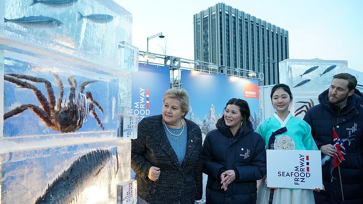 Statsminister Erna Solberg kastet glans over den norske kongekrabben under OL Seoul