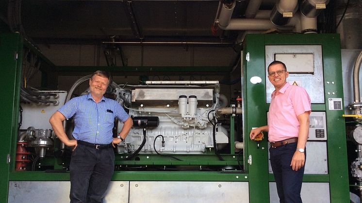 Andreas Uding, Prokurist bei der Sykon GmbH (r.), und Norbert Darnauer, Asset Manager bei Energieservice Westfalen Weser, unterstützen die Energiewende vor Ort.