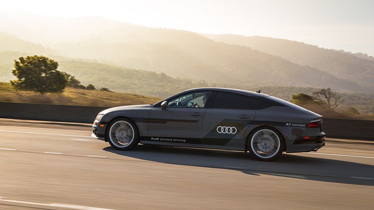 Audi A7 piloted driving CES2015