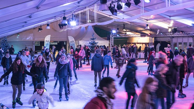 Eisdisko mit Lichter- und Lasershow