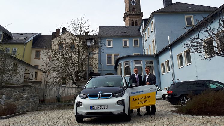 Naila testete ein E-Fahrzeug des Bayernwerks.