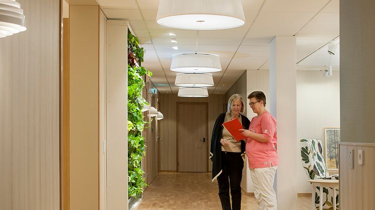 Humana äldreboende i Gävle - belysning i korridorer