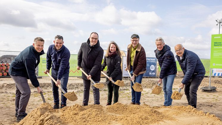 Erster Spatenstich für nachhaltige klimaneutrale Wärmeversorgung im Baugebiet Reppenstedt