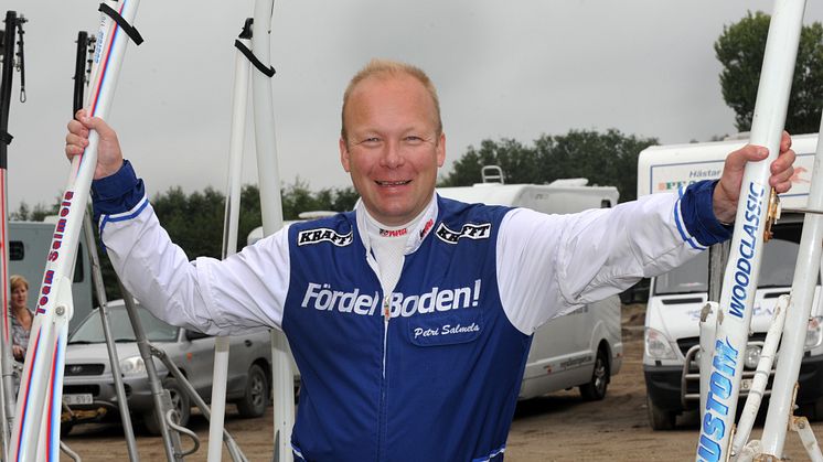 Petri Salmela in i Tusenklubben för travtränare