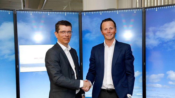 Geir Håøy, President and CEO of KONGSBERG (left) and Thomas Wilhelmsen, Wilhelmsen group CEO (right)