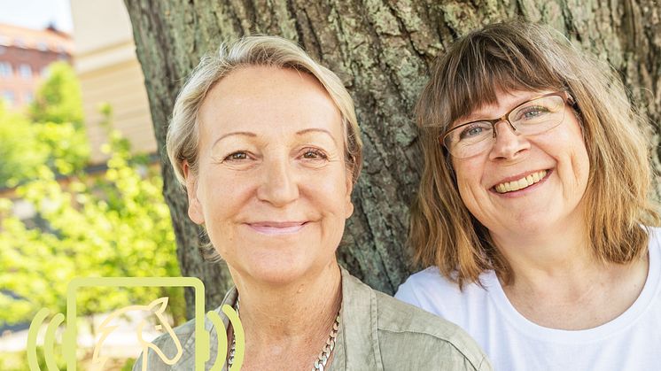 RideQ's produkt skickar en vibration till ryttaren som indikerar om positionen på hästryggen behöver justeras. På bild: medgrundarna Elisabeth Carlund och Annika Ridington.  ///  Foto: Paul Wennerholm - Mad Terrier