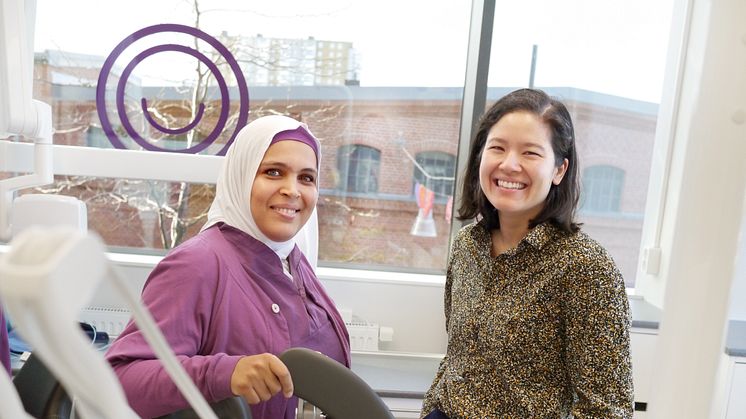 Khadija Brahim, tandhygienist på Folktandvården Skåne och Marie Nordström, doktorand på Malmö universitet.