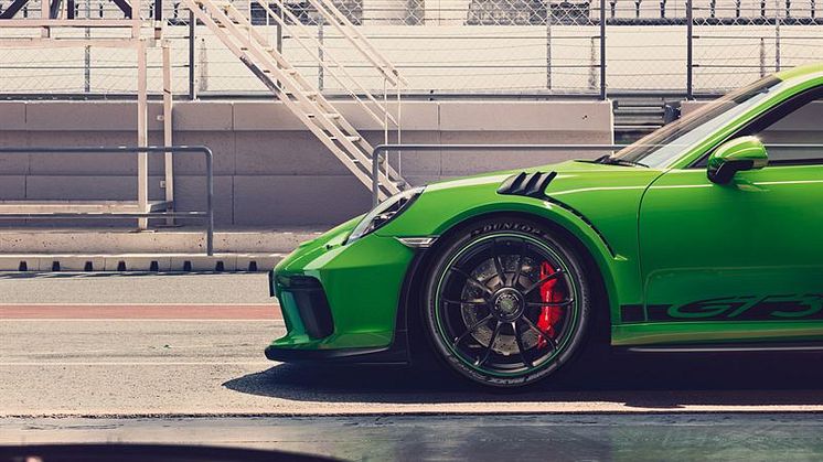 Dunlop Sport Maxx Race 2 approved by Porsche for the new 911 GT3 RS