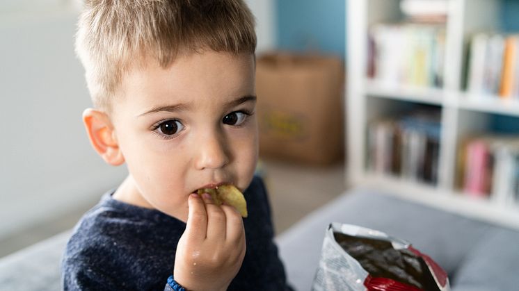 Massive decrease in fruit and vegetable intake reported by children receiving free school meals following lockdown