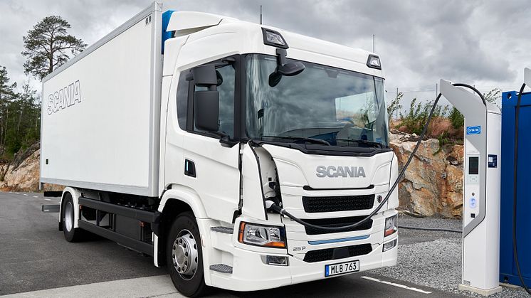 Der neue batterieelektrische Scania 25 P.