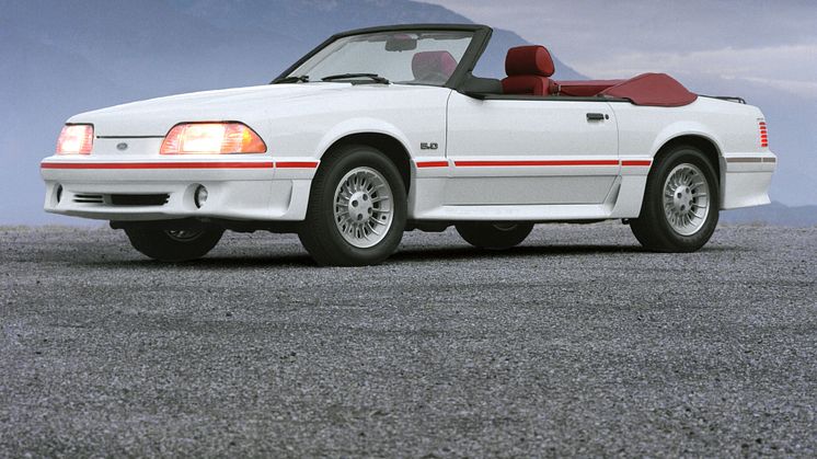 1987-Ford-Mustang-GT-convertible