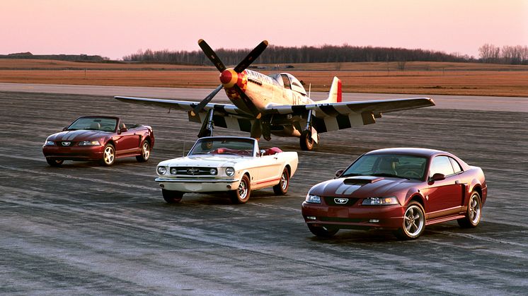 2004-Ford-Mustang-Anniversary-edition-and-1965-Mustang-with-P-51