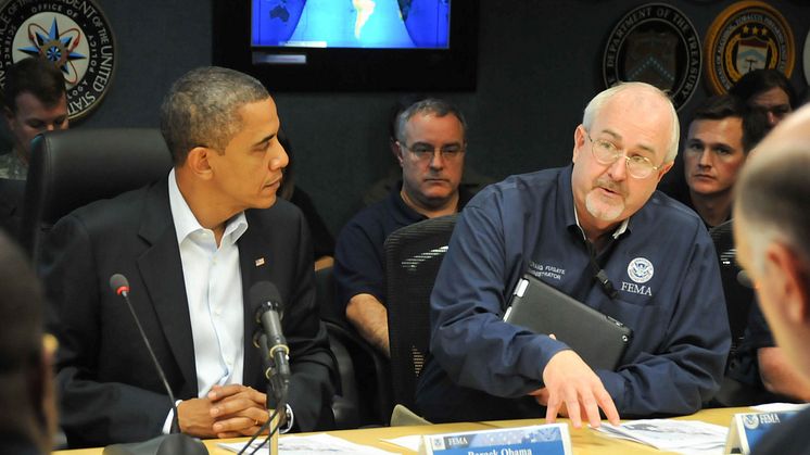 Kris- och katastrofexperten Craig Fugate (till höger) tillsammans med USA:s dåvarande president Barack Obama under orkanen Sandy 2012. 