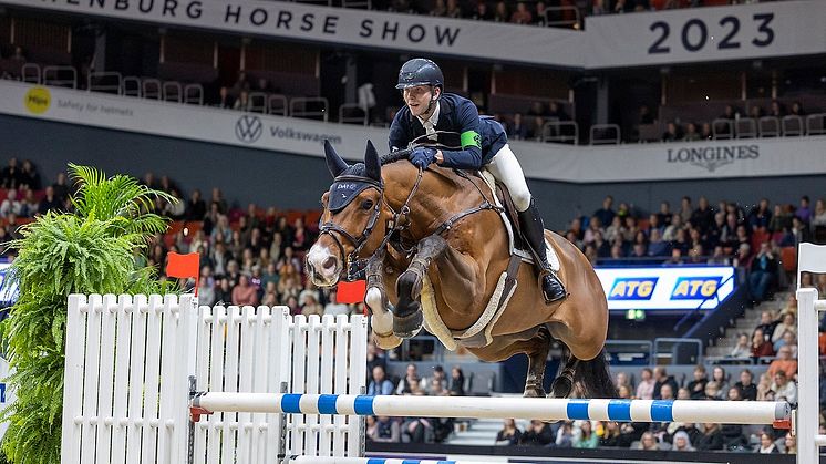 Viktor Edvinsson i finalen av Lövsta Future Challenge Jumping U25 föregående säsong, foto Roland Thunholm