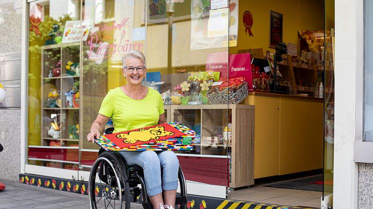 Rita Ebel baut Rampen aus Legosteinen für mehr Barrierefreiheit  / Fotocredits: Asye Tasci