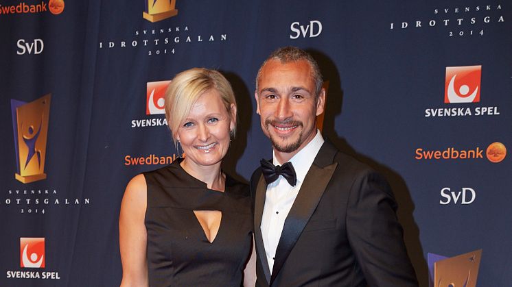 Henrik Larsson med hustru på röda mattan Svenska Idrottsgalan