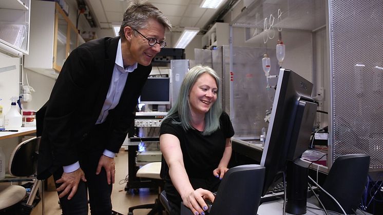 Fredrik Elinder och Malin Silverå Ejneby vid Linköpings universitet forskar om jonkanaler i nervsystemet. Foto: Anna Nilsen/Linköpings universitet