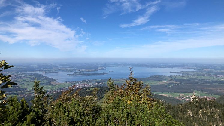 SH-Netz-Trainee Marc Johannsen tauschte für drei Monate das "platte Land" gegen Chiemsee-Landschaft. Er hospitierte bei unserer süddeutschen Schwester, dem Bayernwerk.