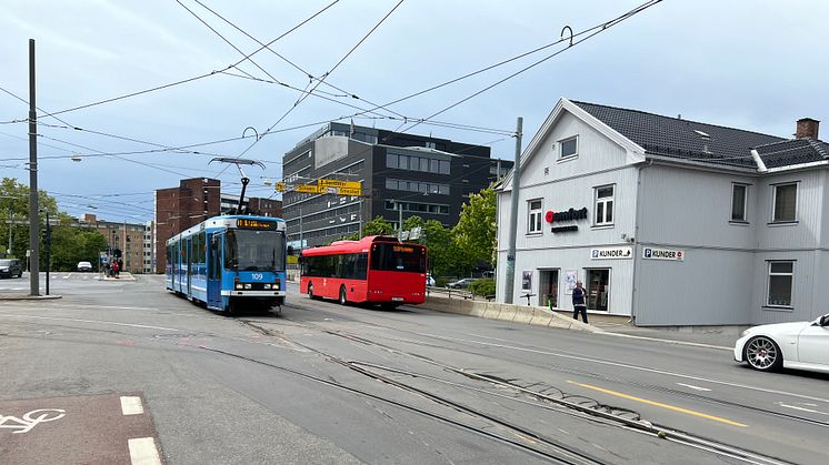 Buss for trikk: Mens Sporveien skifter sporveksel ovenfor krysset, og Bymiljøetaten arbeider langs sporet mellom Disen og Glads vei, blir det buss for trikk en uke.