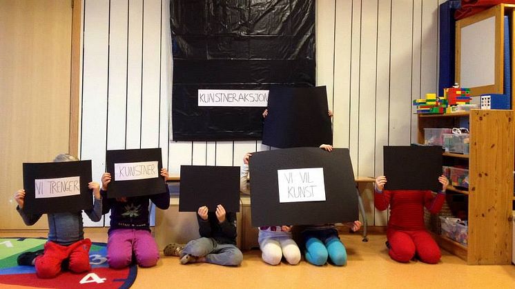 #Kunstneraksjonen foregikk i hele landet. Her fra en barnehage i Molde.  Foto: Vania Cunha. 