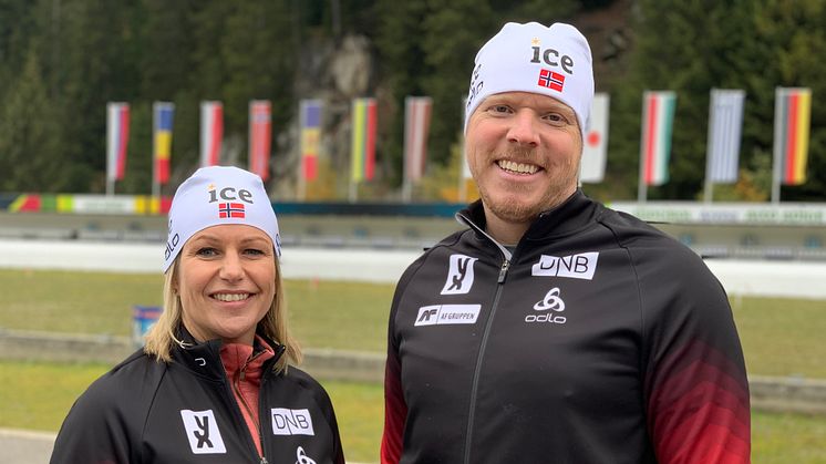 Anterselva: Anne Varden, generalsekretær i Norges Skiskytterforbund og Eivind Helgaker, administrerende direktør i ice. Foto: Norges Skiskytterforbund