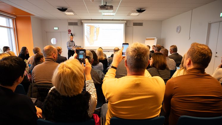 En delegation kommunala tjänstemän från Lettland på besök på Örtoftaverket