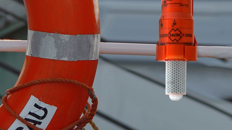 Hi-res image - ACR Electronics - The new ACR Electronics SM-3 Automatic Buoy Marker Light is a compact and durable crew-overboard LED strobe