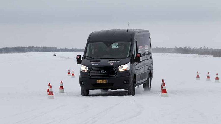 Täysin uusi Ford Transit ja Transit Connect ylsivät kaksoisvoittoon Arctic Van -testissä 