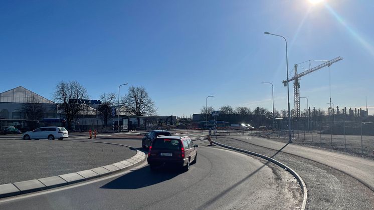 Ny körväg för trafiken på Backavägen