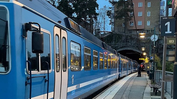 Omexom fortsätter säkra strömförsörjningen för SL:s spårtrafik 