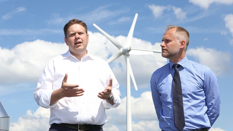 Per Ankersjö inviger vindkraftverk i Stockholm