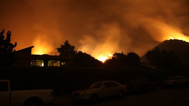                                                       Branden härjar utan kontroll i södra  Kalifornien