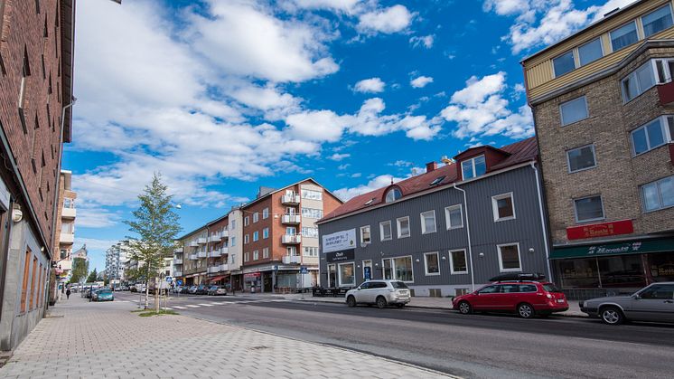 Huset i mitten ska rivas. Foto: Svensk Fastighetsförmedling, Luleå 