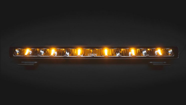 Ledson REX+ är en otroligt kraftfull LED-ramp med valbart positionsljus.