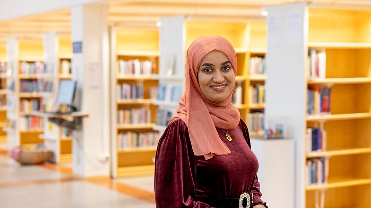 Sara Mahmoud har undersökt hur kognitivt inspirerad design kan användas för att skapa smartare AI-system i självkörande bilar.