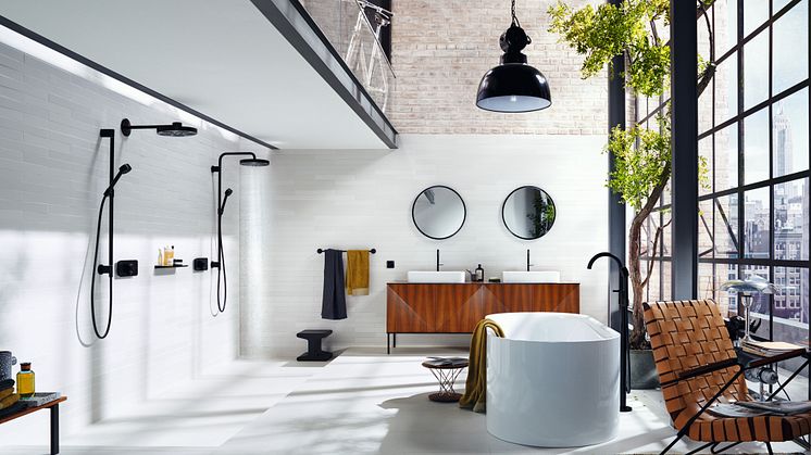 I samarbejde med den britiske designerduo Barber Osgerby præsenteres tre badeværelseskoncepter, der visualiserer ideen om ’Compact Luxury’ i metropolerne New York, Seoul og København.