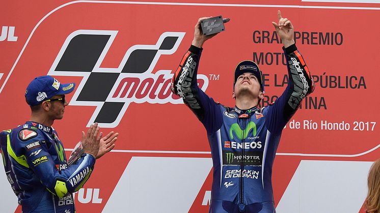 Movistar Yamaha MotoGPのM・ビニャーレスとV・ロッシが1-2フィニッシュ