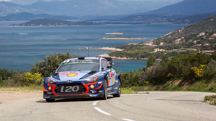 Hyundai Motorsport på pallen i Tour de Corse.