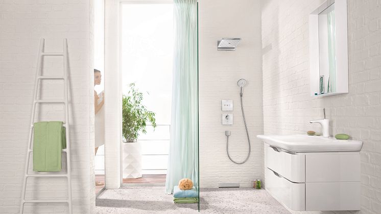 Hansgrohe_Rainmaker_Select_Shower_Select_Shower_Ambience_People