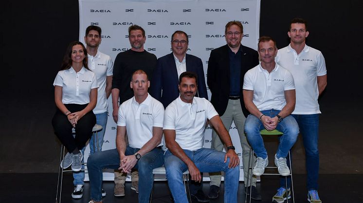 Nasser al-Attiyah och hans co-driver Mathieu Baumel ansluter till Dacia’s rally-raid team