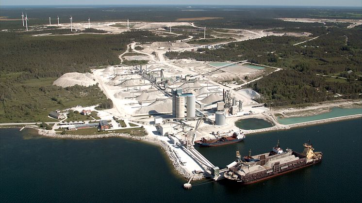 Ett samarbete mellan Centrum för hållbar produktion av cement och bränd kalk vid Umeå universitet, Nordkalk AB och Energimyndigheten har minskat koldioxidutsläppen från kalkproduktion i Sverige. Foto: Nordkalk AB