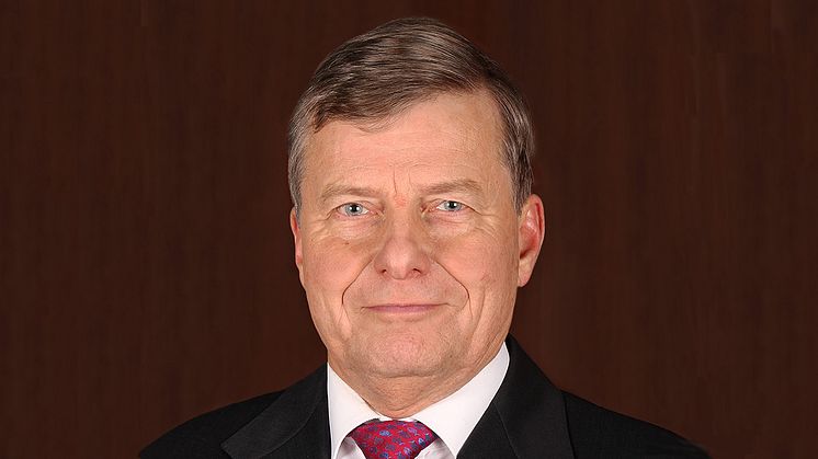 ​Emeritusprofessori Anssi Sovijärvi on Sydänliiton varapuheenjohtaja ja ​Duodecimin sanastolautakunnan jäsen.